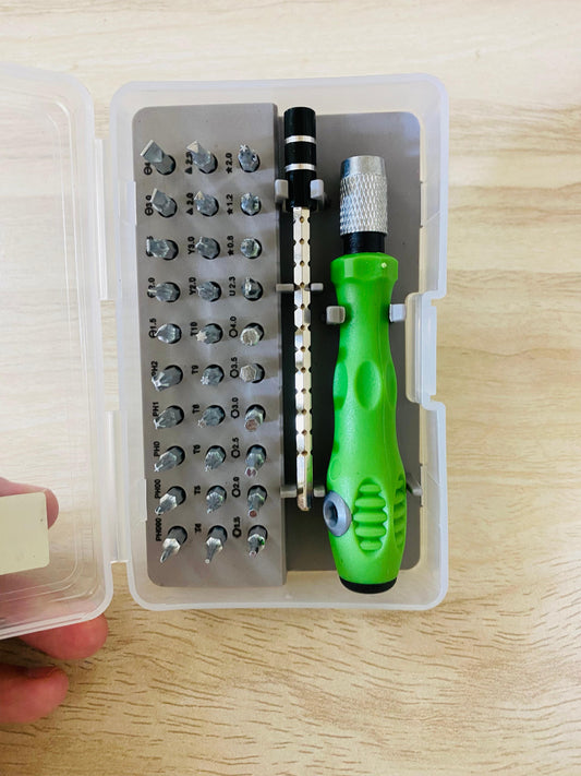 32 in 1 Multifunctional Screwdriver Set with 30 PCS Torx Phillips Magnetic Screw Driver Bits Mini Repair Tool for Phone Watch PC